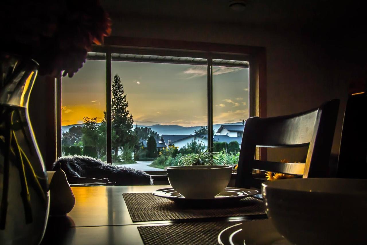 All Seasons Bed & Breakfast Bed and Breakfast Kelowna Buitenkant foto