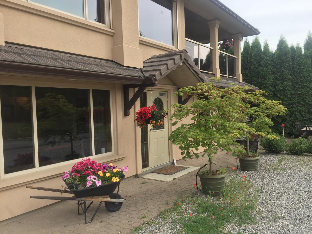 All Seasons Bed & Breakfast Bed and Breakfast Kelowna Buitenkant foto